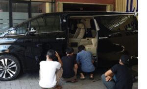 Service sliding door mobil Depok